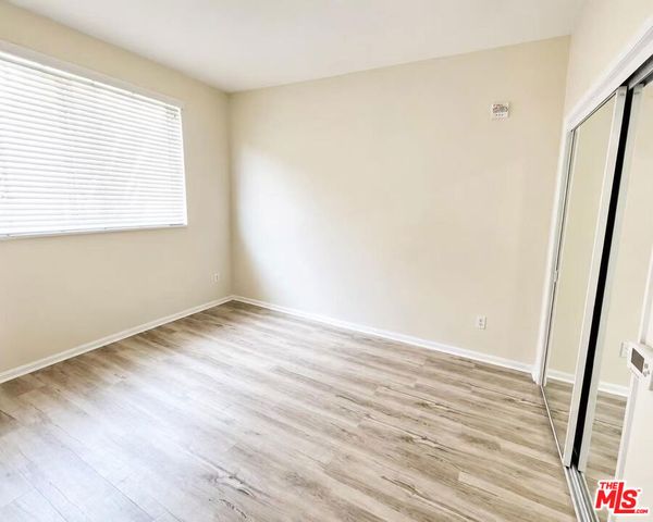 13941 Sherman Way 205, Van Nuys, CA 91405