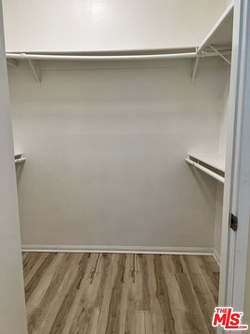 13941 Sherman Way 205, Van Nuys, CA 91405