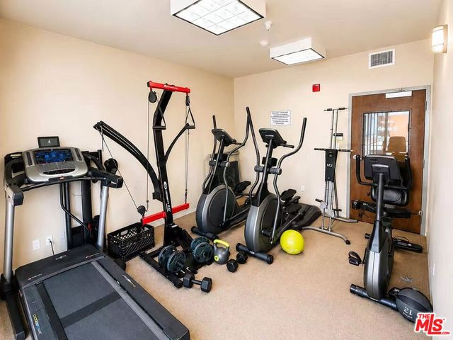 13941 Sherman Way 205, Van Nuys, CA 91405
