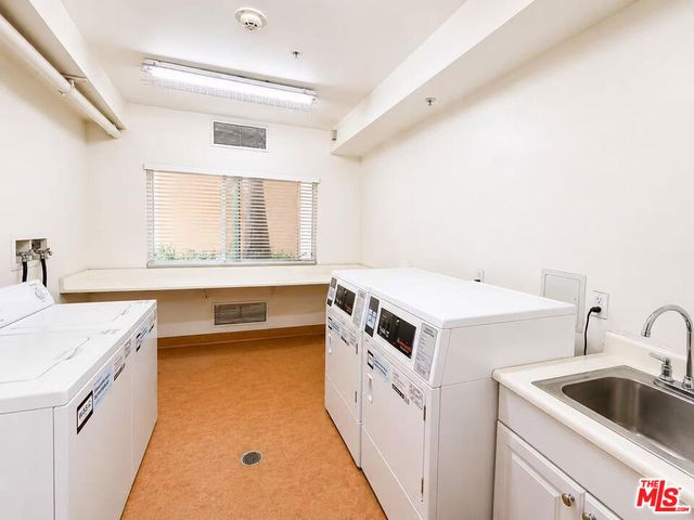 13941 Sherman Way 205, Van Nuys, CA 91405