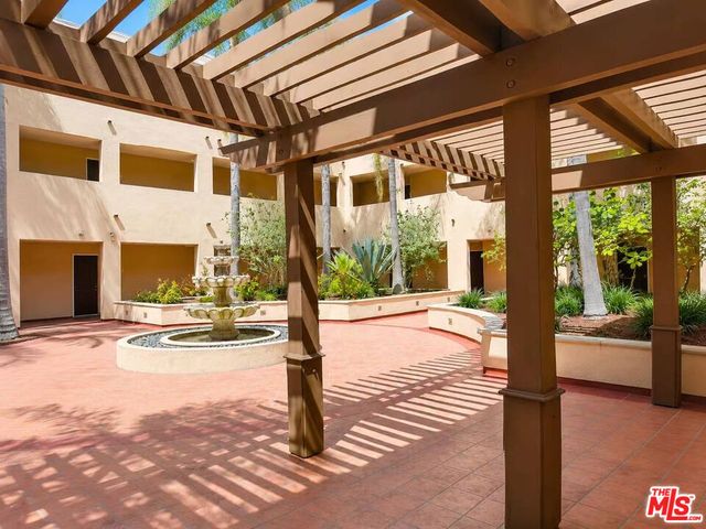 13941 Sherman Way 205, Van Nuys, CA 91405