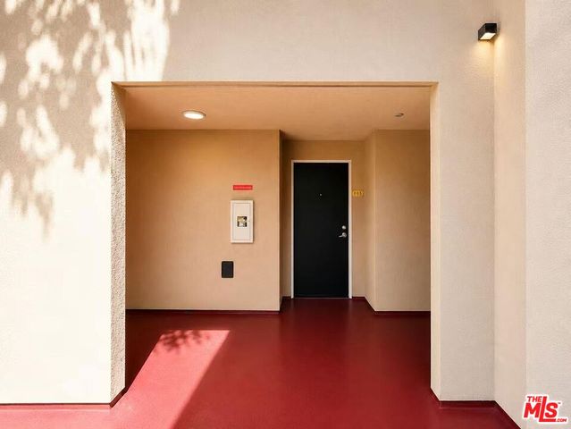 13941 Sherman Way 205, Van Nuys, CA 91405