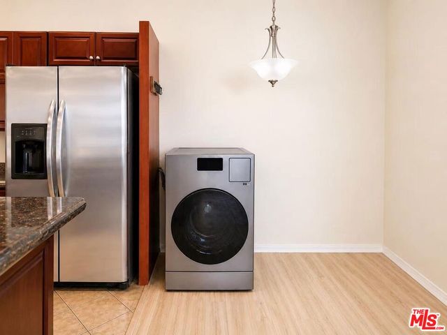13941 Sherman Way 205, Van Nuys, CA 91405