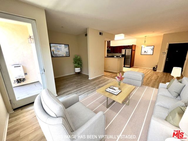 13941 Sherman Way 205, Van Nuys, CA 91405