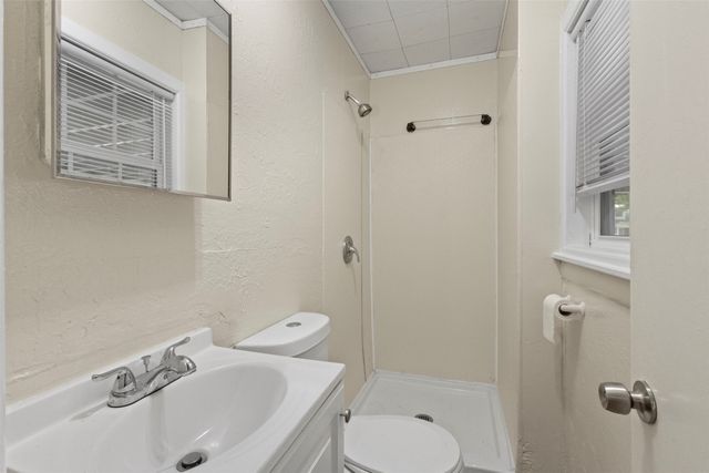1305 Anthony Street, Gainesville, TX 76240