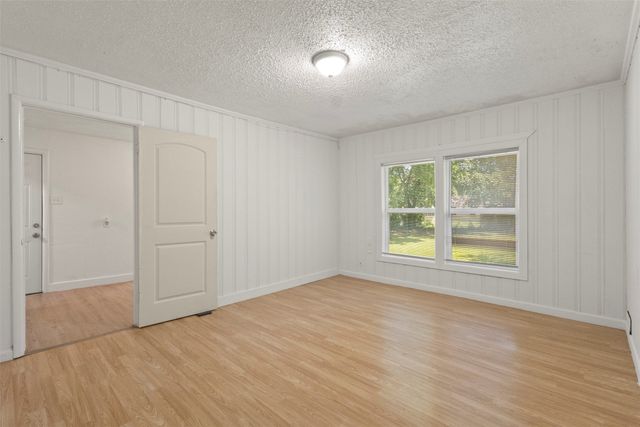 1305 Anthony Street, Gainesville, TX 76240