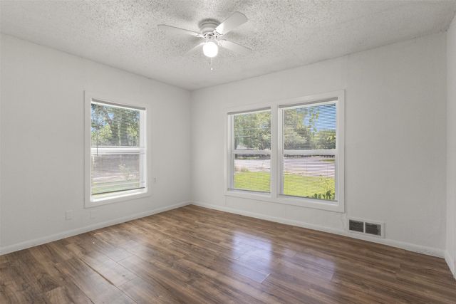 1305 Anthony Street, Gainesville, TX 76240