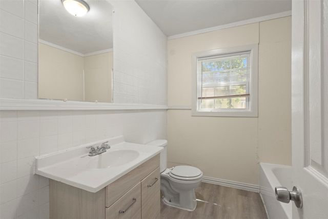 1305 Anthony Street, Gainesville, TX 76240