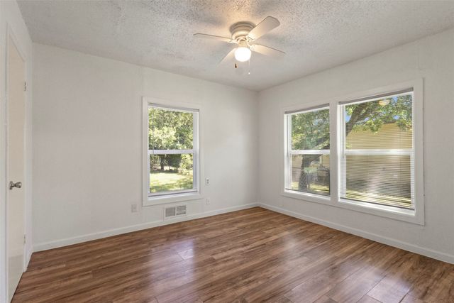 1305 Anthony Street, Gainesville, TX 76240