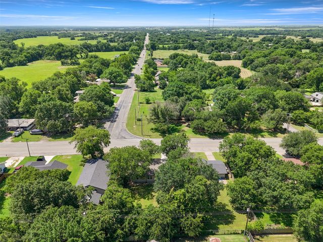 1305 Anthony Street, Gainesville, TX 76240