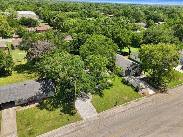 1305 Anthony Street, Gainesville, TX 76240