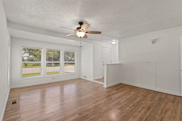 1305 Anthony Street, Gainesville, TX 76240
