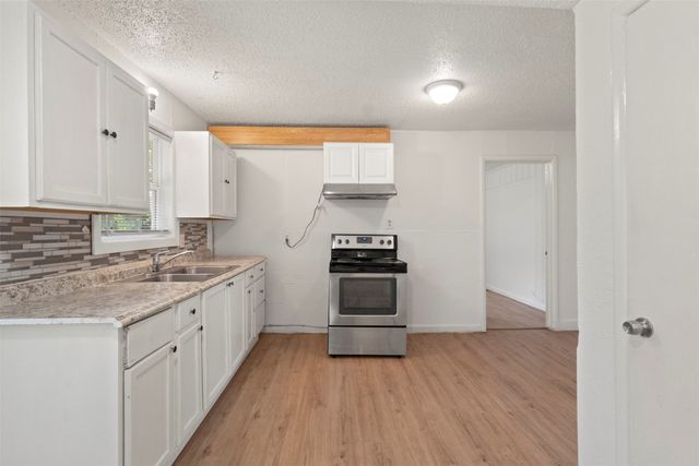 1305 Anthony Street, Gainesville, TX 76240