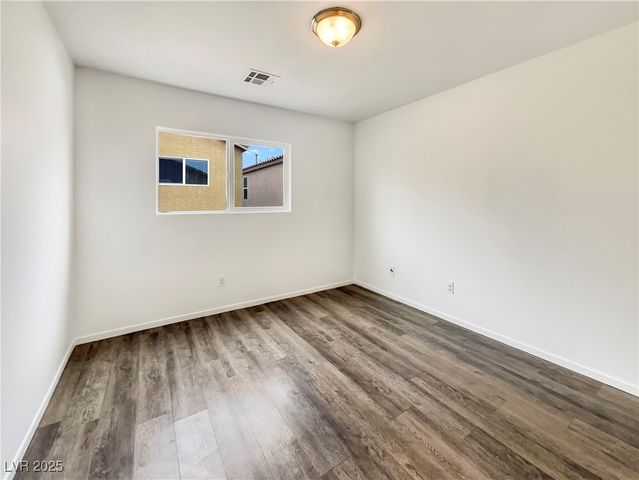 9133 Black Beauty Street, Las Vegas, NV 89113