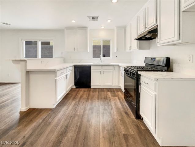 9133 Black Beauty Street, Las Vegas, NV 89113