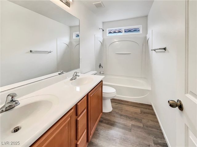 9133 Black Beauty Street, Las Vegas, NV 89113