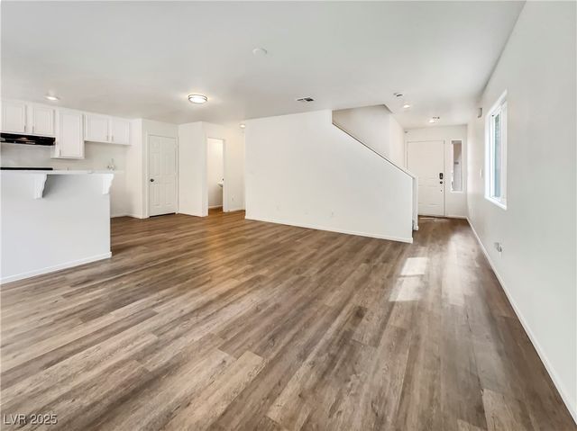 9133 Black Beauty Street, Las Vegas, NV 89113