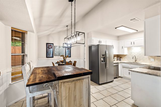 1032 Kane Street, Benbrook, TX 76126