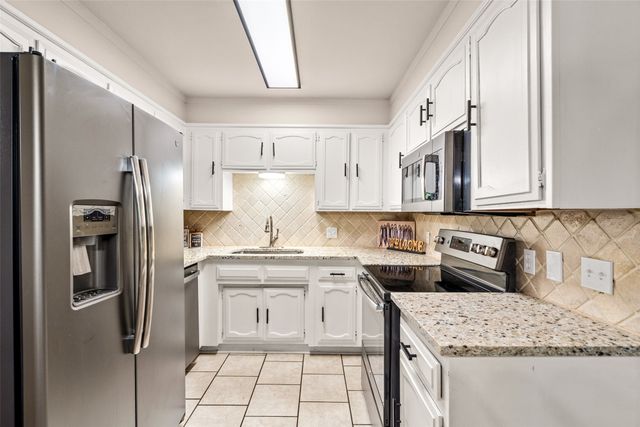 1032 Kane Street, Benbrook, TX 76126