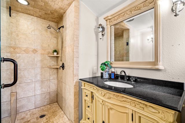 1032 Kane Street, Benbrook, TX 76126