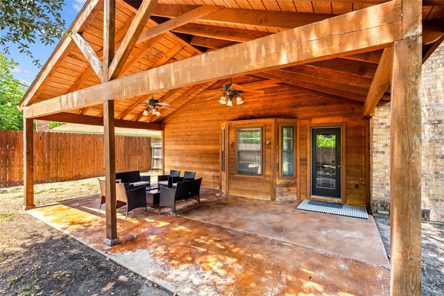 1032 Kane Street, Benbrook, TX 76126