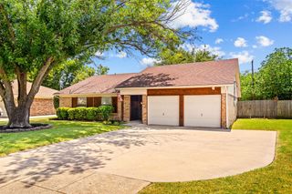 1032 Kane Street, Benbrook, TX 76126