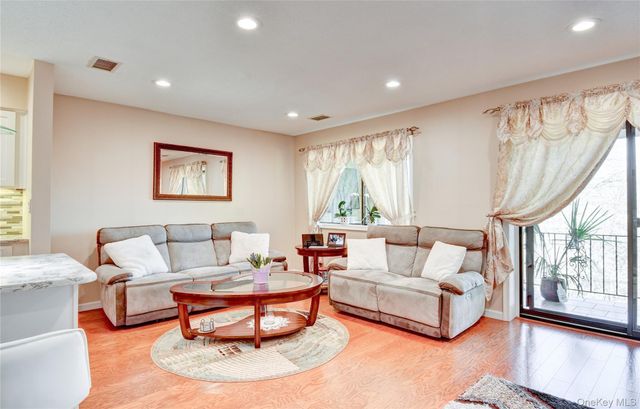 51 Omni Parc Drive, Nanuet, NY 10954