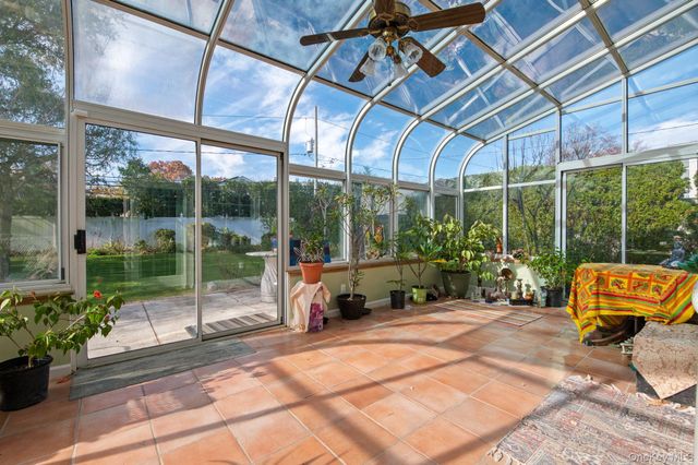 89 Nottingham Road, Manhasset Hills, NY 11040