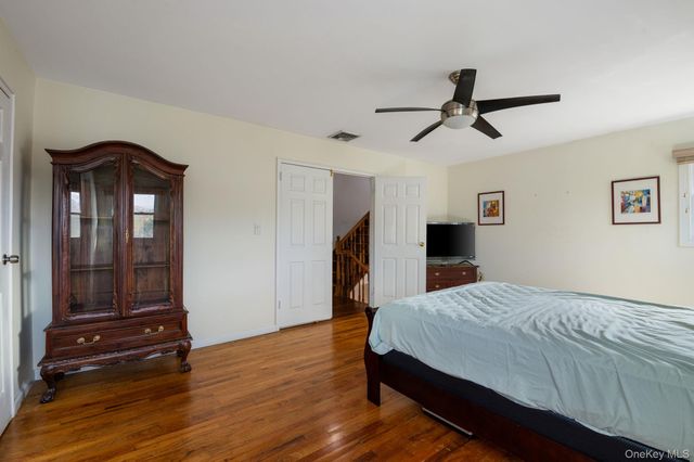 89 Nottingham Road, Manhasset Hills, NY 11040