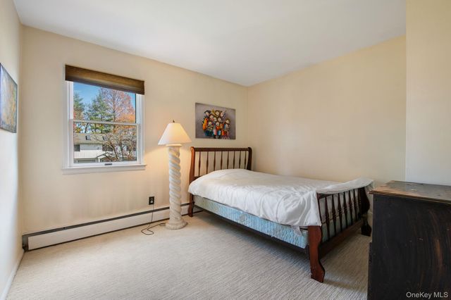 89 Nottingham Road, Manhasset Hills, NY 11040