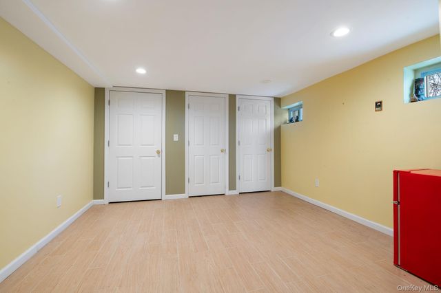 89 Nottingham Road, Manhasset Hills, NY 11040