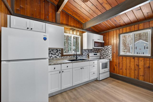 6 Birch Tree Lane, Hillsborough, NH 03244