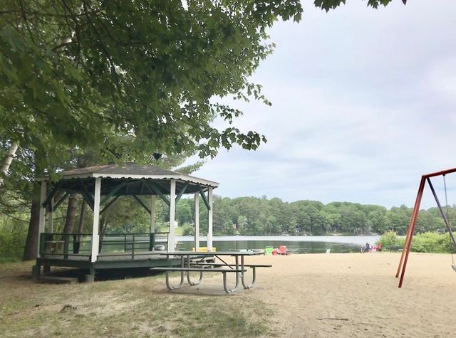 6 Birch Tree Lane, Hillsborough, NH 03244