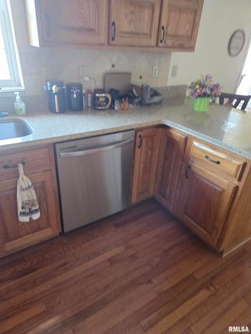 2419 EASTWOOD Drive, Taylorville, IL 62568