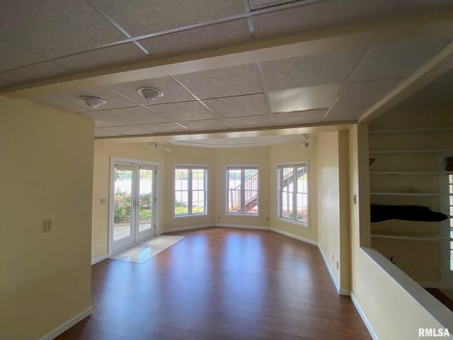 2419 EASTWOOD Drive, Taylorville, IL 62568