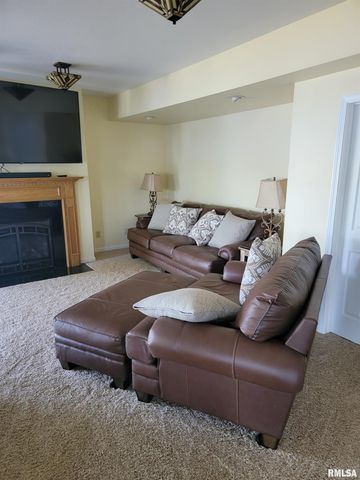 2419 EASTWOOD Drive, Taylorville, IL 62568