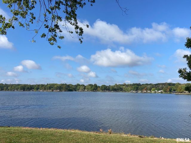 2419 EASTWOOD Drive, Taylorville, IL 62568