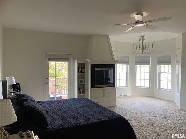 2419 EASTWOOD Drive, Taylorville, IL 62568