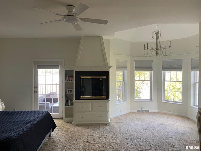 2419 EASTWOOD Drive, Taylorville, IL 62568