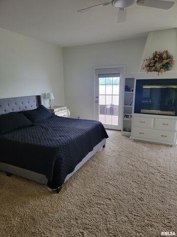 2419 EASTWOOD Drive, Taylorville, IL 62568