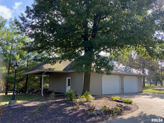 2419 EASTWOOD Drive, Taylorville, IL 62568