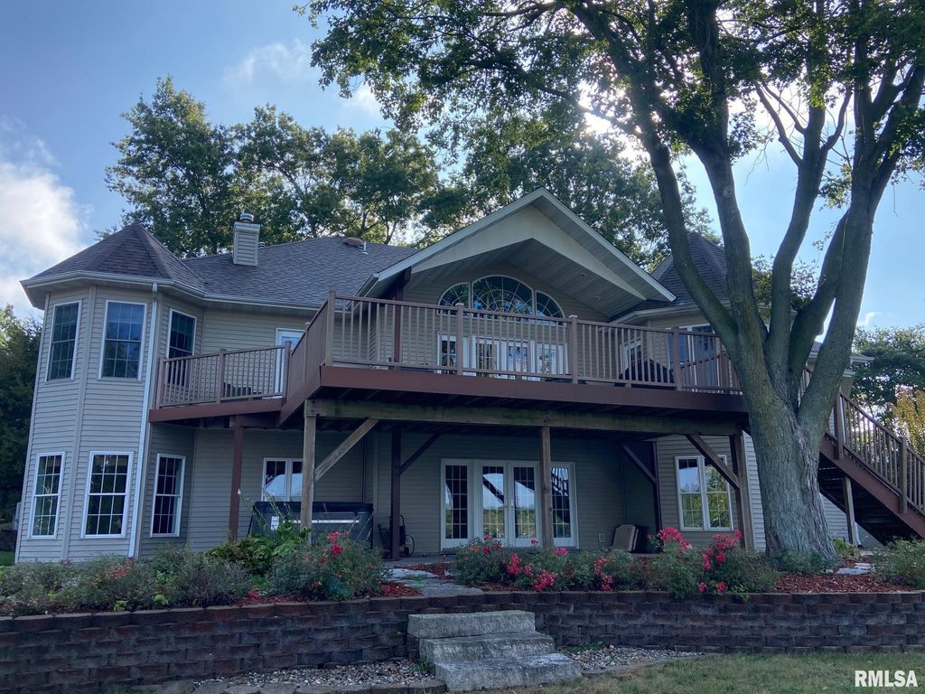 2419 EASTWOOD Drive, Taylorville, IL 62568