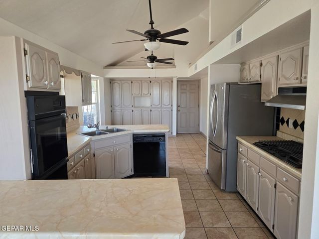 2504 MEMPHIS Avenue, El Paso, TX 79930