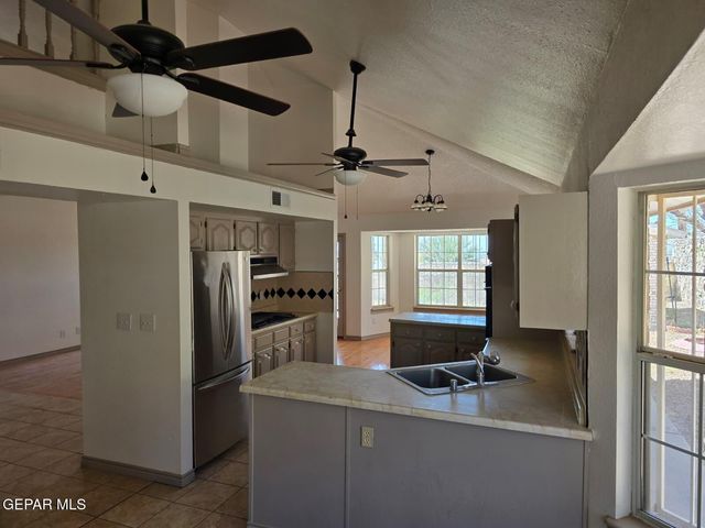 2504 MEMPHIS Avenue, El Paso, TX 79930