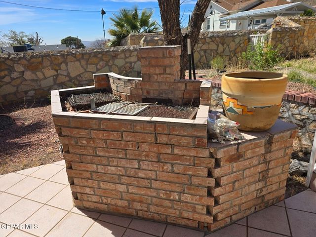 2504 MEMPHIS Avenue, El Paso, TX 79930