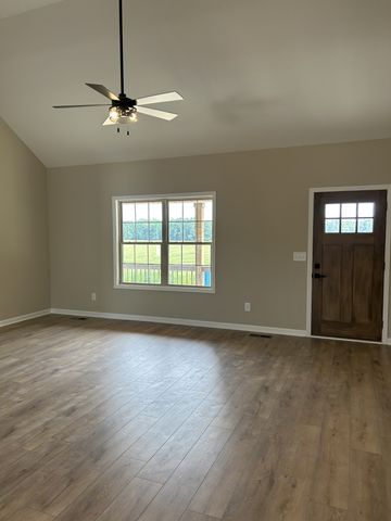 6518 Carter Rd, Westmoreland, TN 37186