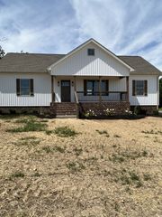 6518 Carter Rd, Westmoreland, TN 37186