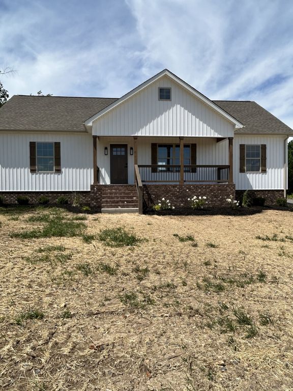 6518 Carter Rd, Westmoreland, TN 37186