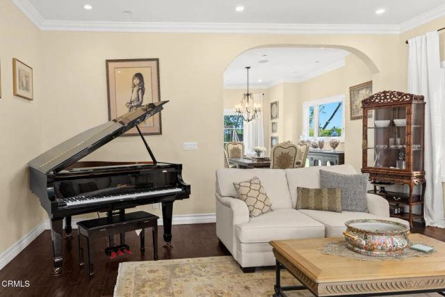 574 Camillo Road, Sierra Madre, CA 91024