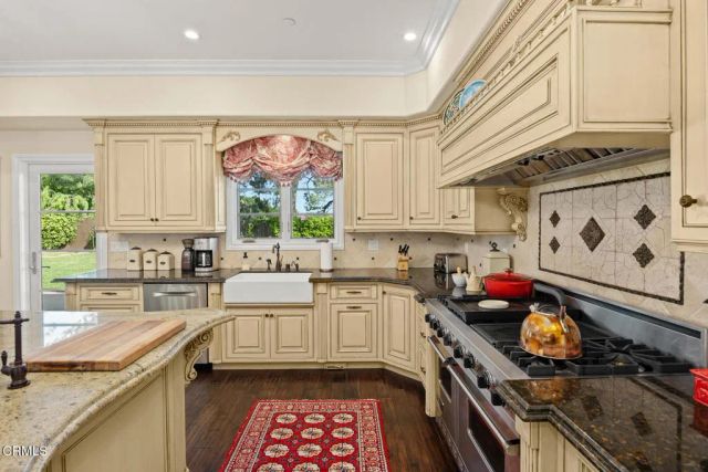 574 Camillo Road, Sierra Madre, CA 91024